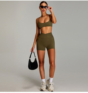 Soutien-gorge de sport ajustable pour femme, à bretelles fines croisées dans le dos, col en U, avec coussinets amovibles, à faible impact, idéal pour le Pilates, l'entraînement et le yoga, coupe courte - Product Image 4
