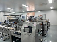 Machine d'emballage horizontale automatique à mouvement de type boîte multipack Keed de Taïwan pour gâteaux, biscuits, snacks, tartes, gaufrettes, barres chocolatées