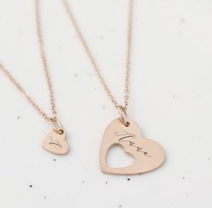 <span class=keywords><strong>Collana</strong></span> Personalizzata in Acciaio Inox con Iniziali Famiglia Regalo <span class=keywords><strong>per</strong></span> la <span class=keywords><strong>Festa</strong></span> <span class=keywords><strong>della</strong></span> <span class=keywords><strong>Mamma</strong></span> Set <span class=keywords><strong>Collana</strong></span> Cuore Traforato Madre Figlia - Product Image 5