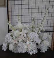 Rangkaian Bunga Mawar Sutra Putih Hydrangea Buatan Tangan untuk Dekorasi Upacara Pernikahan di Lorong