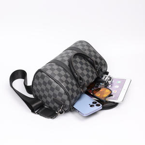 <span class=keywords><strong>Borsa</strong></span> a <span class=keywords><strong>tracolla</strong></span> Vintage per uomo e donna materiale con chiusura a cerniera con catene geometriche alla moda <span class=keywords><strong>borsa</strong></span> a <span class=keywords><strong>tracolla</strong></span> impermeabile - Product Image 5