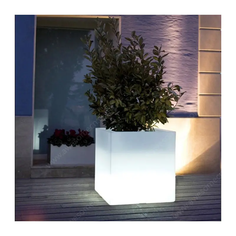 Doe het niet elegant Klacht Kubus Led Plantenbak / Led Cube Square Planter Pot (cb410) - Buy Led  Lighted Planter Pots,Commercial Planters Pots,Led Flower Pot Product on  Alibaba.com