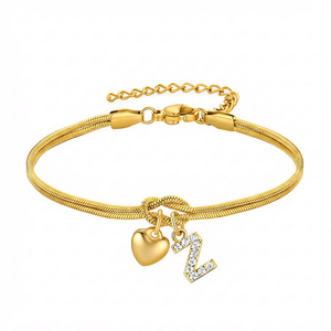 Nouveau bracelet tendance en acier inoxydable plaqué or 18 carats, design nœud concentrique, os de serpent, pendentif lettre entièrement serti de strass, <span class=keywords><strong>cadeau</strong></span> - Product Image 3