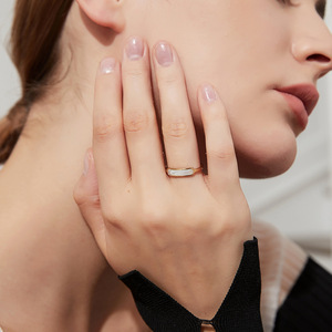 Anillo de Barra Rectangular con Banda Delicada YF2728, Chapado en Oro de 18K, Acero Inoxidable, Resistente al Agua, Hipoalergénico para <span class=keywords><strong>Mujer</strong></span> - Product Image 3