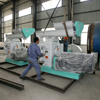 Moulin à granulés d'aliments pour volailles, bétail, porcs et poissons de haute qualité de Chine, capacité de 600 à 1500 kg/h, adapté aux usines d'aliments pour animaux