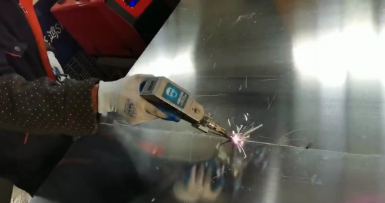 Promotion 2021 hot Handheld portable china laser welding machine 1000w 1500w 2000w welder price