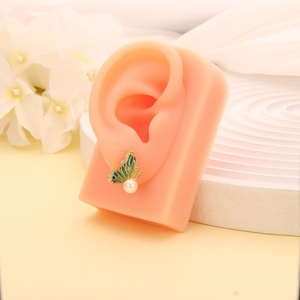 Wholesale Luxury 18K Gold Plated Women's Stud <b>Earrings</b> Trendy Korean Style Zircon Butterfly Imitation Pearl Brass Bezel Setting - Product Image 5