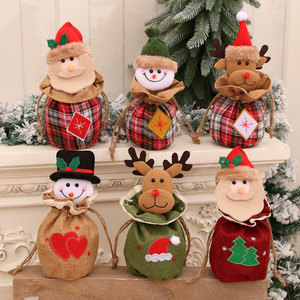 Nuevas decoraciones navideñas: bolsa de lino con forma de manzana, bolsa de regalo 3D de dibujos animados con campana y cierre de cordón, bolsa para dulces. - Product Image 1