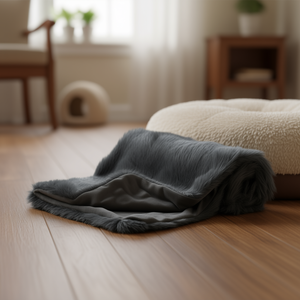 Manta Elli para Mascotas, 150 x 100 cm, Gris Oscuro, Piel Sintética, Suave y Acogedora, para Mascotas - Product Image 3