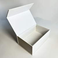 Boîte de paquet de vêtements cadeau magnétique en forme de livre en tissu de lin de luxe personnalisée boîte de papier de haute qualité pour l'emballage de parfum de vêtement