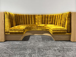 Panca curva personalizzata in velluto con schienale trapuntato a canale, divano commerciale per ristorante, caffè, lounge, hotel - Product Image 4