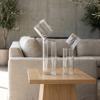 Vase à fleurs en verre borosilicate soufflé à la main, transparent avec un dessus asymétrique pour une décoration moderne de la maison