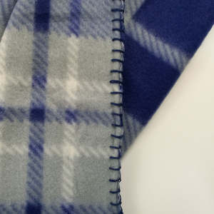 Couverture polaire jetable polaire résistant au feu en sergé de polyester recyclé personnalisé pour avion de voyage - Product Image 6