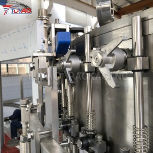 Nueva Máquina Mezcladora de Gas CO2 Automática Eléctrica Controlada por PLC para Bebidas Carbonatadas, Llenado de Envases de Plástico PET de 500 ml - Product Image 5