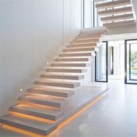 Escaliers flottants sur mesure avec balustrade en verre et bandes de roulement en bois Conception efficace de l'espace pour appartements et villas en duplex