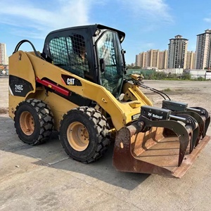 รถตักล้อยาง CAT 246C พร้อมชุดเกียร์ ปั๊ม มอเตอร์ แบริ่ง บุ้งกี๋ อุปกรณ์เสริมสำหรับงานก่อสร้าง มือสอง - Product Image 3