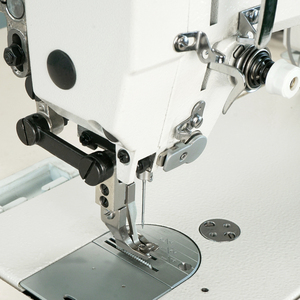 Máquina de coser industrial de puntada recta de una aguja con alimentación superior e inferior de accionamiento directo 0303DFH para cuero - Product Image 2