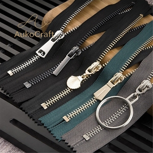 <span class=keywords><strong>Cerniera</strong></span> Metallica Personalizzabile in Fabbrica, Rotolo <span class=keywords><strong>di</strong></span> <span class=keywords><strong>Cerniera</strong></span> in Bronzo a Doppia Apertura con Denti in <span class=keywords><strong>Ferro</strong></span> per Abbigliamento, Scarpe, Giacche, Borse e Chiusure a Patta - Product Image 4