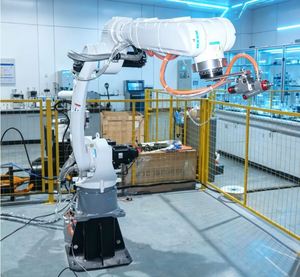 Robot de peinture industriel haute vitesse CNC GROUP, fonctionnement continu 24h/24, application de revêtement avec moteur et boîte de vitesses pour une production élevée, 2 kW 380V - Product Image 1