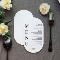 Tarjeta de Invitación de Boda Acrílica Blanca con Forma Ovalada Elegante y Detalles en Negro