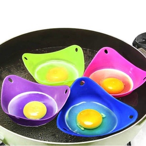 Paquete de 4 tazas de silicona para escalfar <span class=keywords><strong>huevos</strong></span> sin BPA, anillo Standers, estufa de <span class=keywords><strong>microondas</strong></span>, utensilios para cocinar <span class=keywords><strong>huevos</strong></span> - Product Image 4