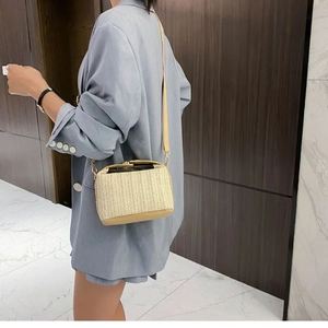 Bolsos de paja para mujer, económicos y de alta calidad, microbolsos de Kenia con asa tejida, bolsos de mano y bolsos tote. - Product Image 4