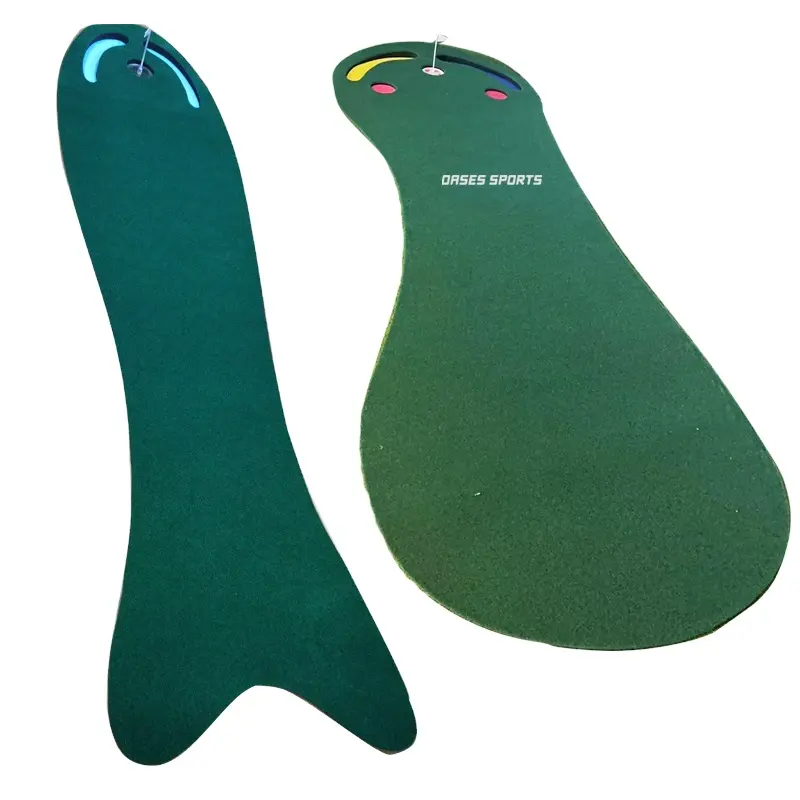 กอล์ฟแบบกําหนดเอง 3 หลุมวางเสื่อสีเขียวรูปร่างเท้าฝึกซ้อมในร่ม