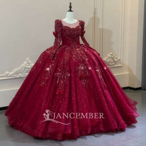 Vestido de Quinceañera Xs315 Moderno con Escote Corazón, Lazo 3D, Flores de Cristal, Encaje, Brillo Borgoña y Cola Capilla - Product Image 4