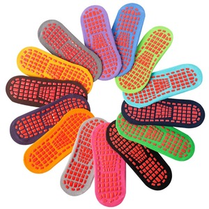 Chaussettes de <span class=keywords><strong>trampoline</strong></span> personnalisées avec poignées pour femmes, hommes, enfants, Pilates, chaussettes antidérapantes pour yoga, barre, parc de <span class=keywords><strong>trampoline</strong></span>, entraînement pieds nus - Product Image 2