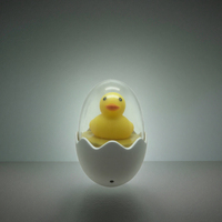W033 Niedliche Cartoon-Ei-förmige Enten-Sensor-gesteuerte Steckdosen-Nachtlampe mit Kalt- und Warmweiß-LED für Kinderzimmer