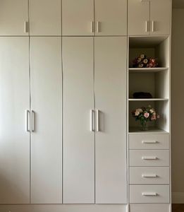 ตู้เสื้อผ้าไม้ดีไซน์ทันสมัยสไตล์มินิมอล ผลิตจากวัสดุคุณภาพ พร้อมพื้นที่จัดเก็บกว้างขวาง ขายดีสำหรับห้องนอน - Product Image 3