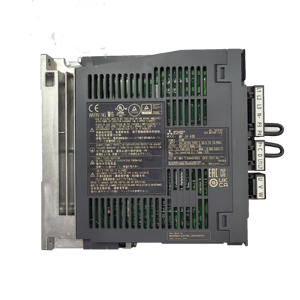 Controlador de Potencia de Entrada de 400W 220V, Serie MR-J4-40B, en Stock, Marca Japonesa MR-J4-40B - Product Image 1
