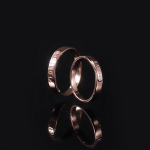 영원히 새겨진 Abiding 성격 LOVER LOVER 로즈 골드 도금 실험실 생성 다이아몬드 커플 밴드 반지 이름 조각 커플 링 - Product Image 4