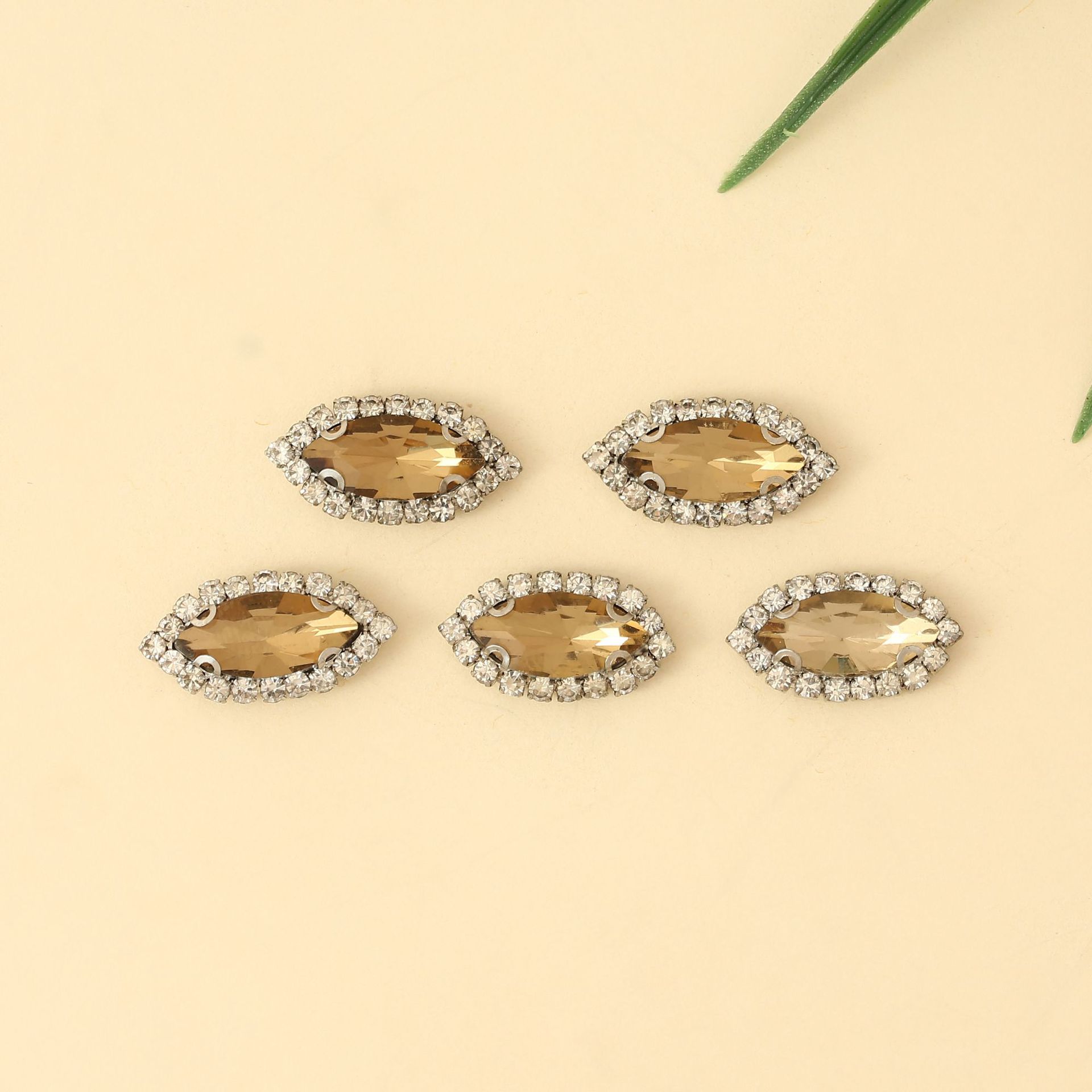 สีน้ำตาล