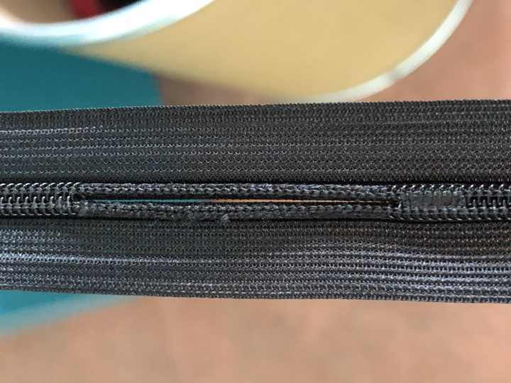 Auto Invisible Zipper Bottom Stop Machine