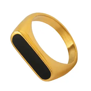 แหวนอะคริลิคสีดำและสีขาวสแตนเลสชุบทอง18K สำหรับผู้หญิง