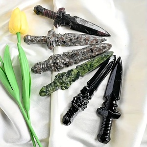 Épée en cristal de style européen de haute qualité, modèle de poignard, décoration d'intérieur, artisanat de sculpture, vente en gros - Product Image 3