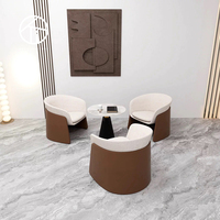 Kursi Santai Modern Nordik dengan Sandaran Kayu Solid dan Bantalan Duduk Desain Kreatif untuk Ruang Tamu dan Kamar Tidur