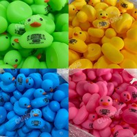 Cadeau promotionnel 2026 Jouet flottant pour piscine de bain pour bébé Canard en caoutchouc de silicone miniature coloré et sûr