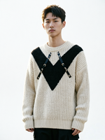 Pull col V en tricot épais et lourd - Détail de sangle style techwear audacieux. L'essentiel ultime pour la mode urbaine automne/hiver.