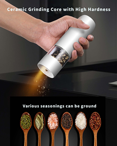 Ensemble moulin à poivre et salière électrique rechargeable en bois naturel, broyage uniforme, 6 niveaux de broyage réglables - Product Image 4
