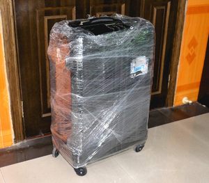 Rouleau de film étirable transparent industriel Huamaohengchun en PEHD de qualité alimentaire, 1500 pieds, 70 gauge, 15 pouces, avec poignées de 3 pouces, durable pour palettes - Product Image 5