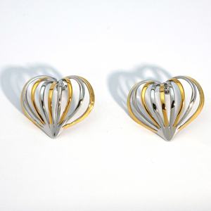 Boucles d'oreilles clous en acier inoxydable plaqué or 18 carats, motif cœur creux rayé, style européen et américain, simples, haut de gamme, tendance chrétienne - Product Image 5