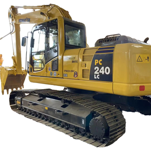 Excavatrice sur chenilles hydraulique Komatsu PC300 haute performance avec une forte puissance de creusement et une faible consommation de carburant pour la construction - Product Image 1