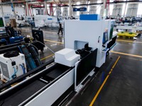 Machine de découpe laser numérique à fibre CNC pour tubes métalliques/tuyaux avec prise en charge AI/BMP/PLT, système 3 axes haute vitesse refroidi par eau