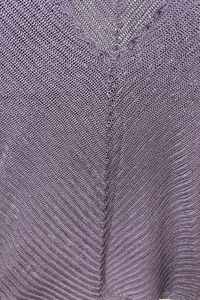 Suéter de ganchillo Morado para hombre Cuello en V Logotipo frontal informal - Product Image 4