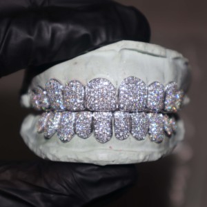 Vvs Moissanite ghiacciato argento Grillz su misura denti d'oro Grillz Hip Hop rotondo taglio brillante diamante Grillz con Kit di stampo - Product Image 1