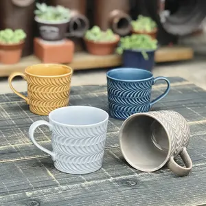 Grosir Mug Kopi Keramik Desain Timbul Kustom Cangkir Pasangan Hadiah Kantor Murah