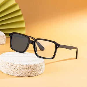 Gafas de sol fotocromáticas ZT-99307 para mujer, montura cuadrada, lentes de PC con protección UV400, montura de plástico y metal, protección solar para exteriores. - Product Image 2