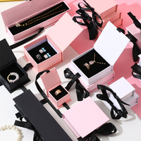 Boîtes d'emballage pour bijoux en papier cartonné, collier, bracelet, boîte personnalisée avec logo pour bijoux de luxe avec ruban